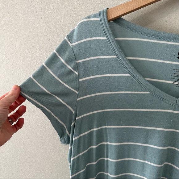 SO Light Blue & White V-Neck Basic Casual Short Sleeve Tee Size Large - Picture 4 of 10